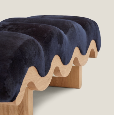Banc design contemporain en bois et agneau velours Norki