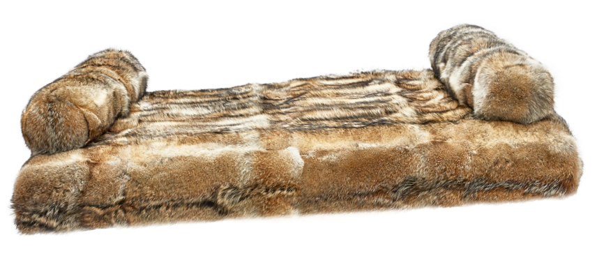 Coyote fur daybed bench for chalet decoration by Norki