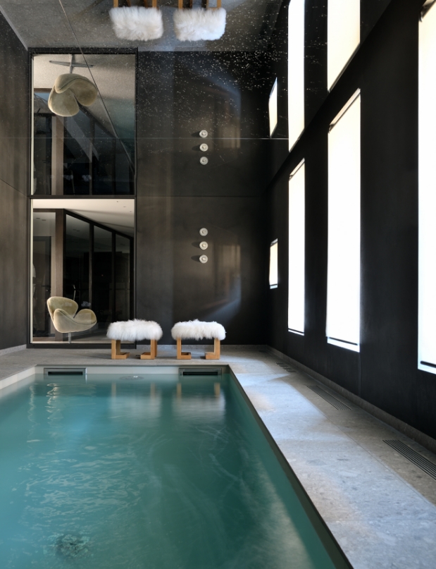 Interieur moderne Norki avec pouf