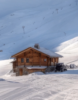Ski lifts and mountain scenery for family ski holidays